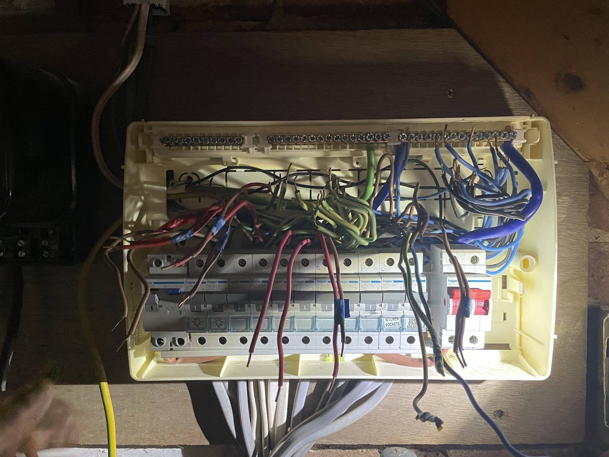 Existing circuits disconnected during consumer unit replacement